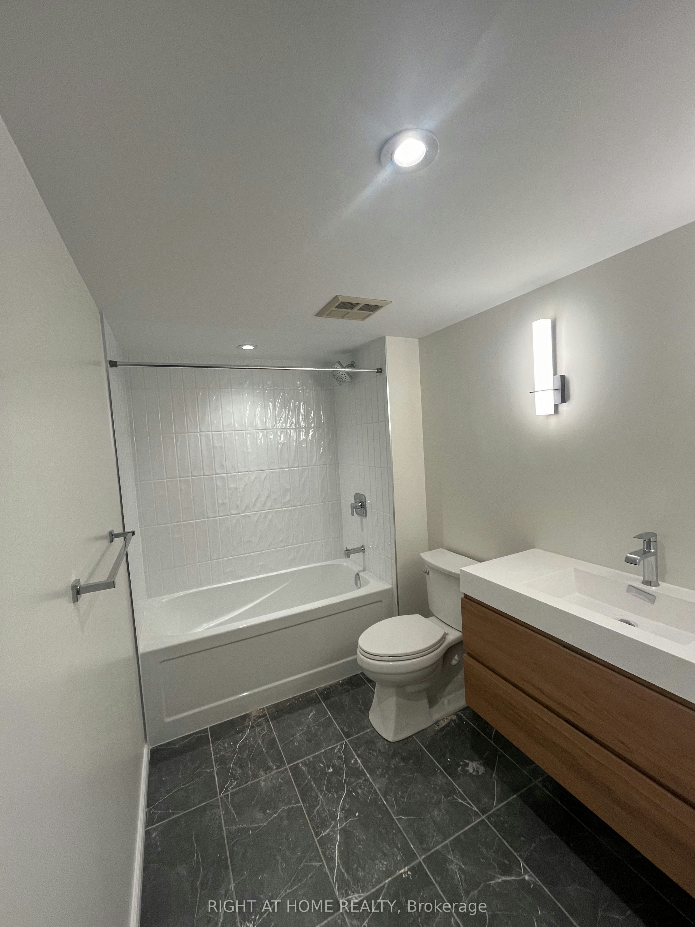 1619-25 The Esplanade N/A, Toronto, ON, M5E 1W5 - 12