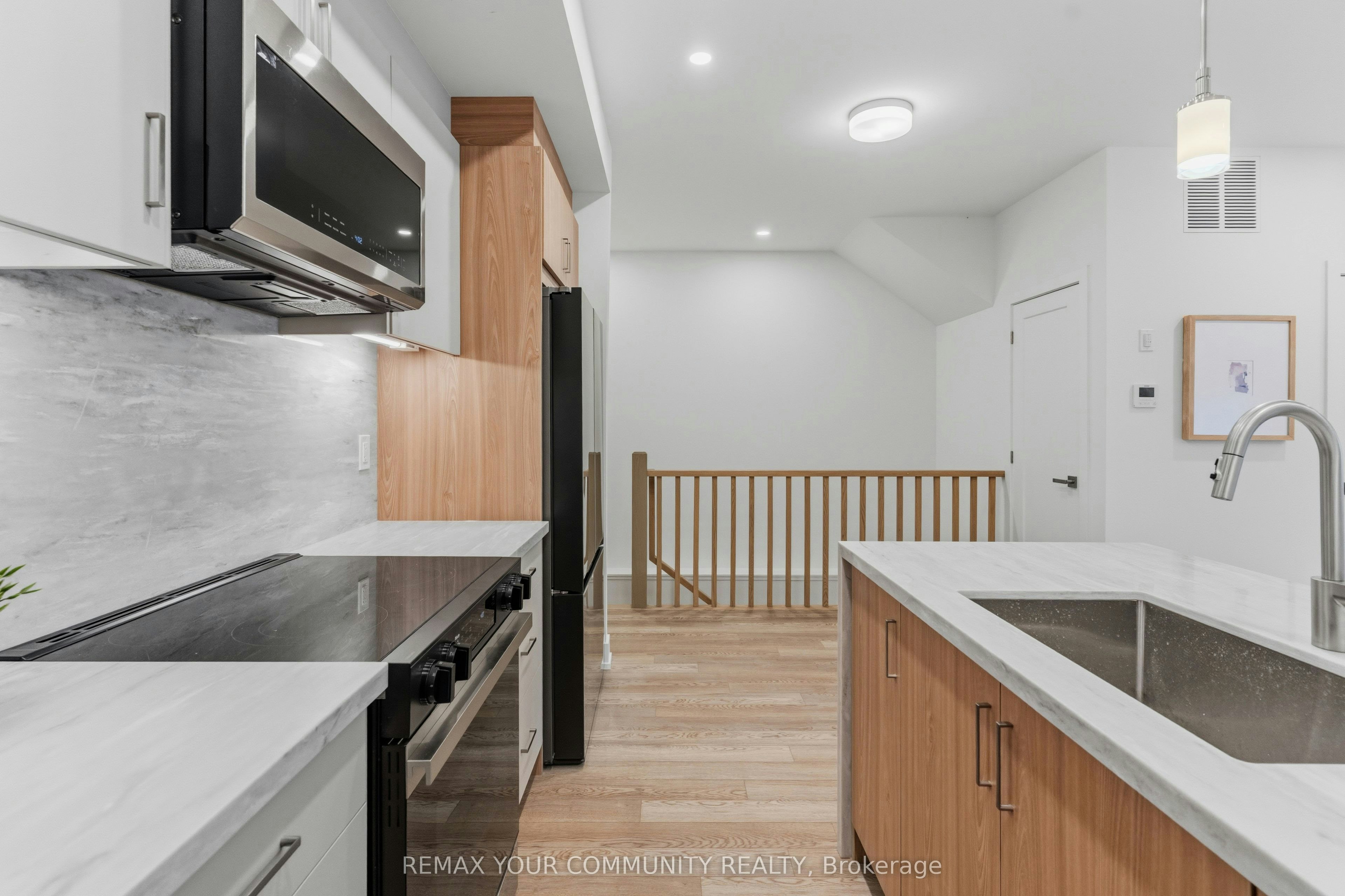 1-86 Kenwood Avenue, Toronto, ON, M6C 2S2 - 17