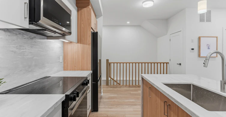 1-86 Kenwood Avenue, Toronto, ON, M6C 2S2 - 17
