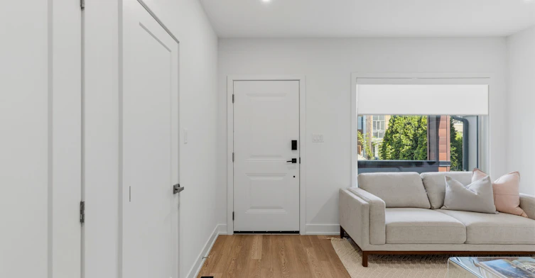 1-86 Kenwood Avenue, Toronto, ON, M6C 2S2 - 2