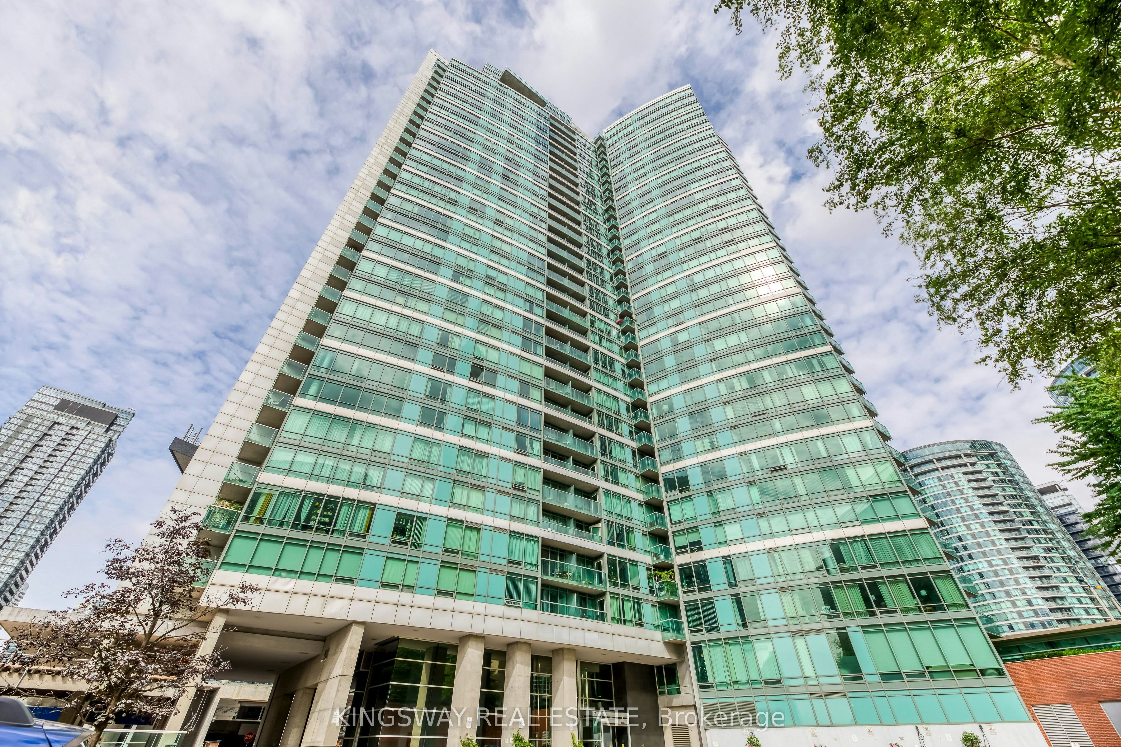 3511-81 Navy Wharf Court, Toronto, ON, M5V 3S2 - 2