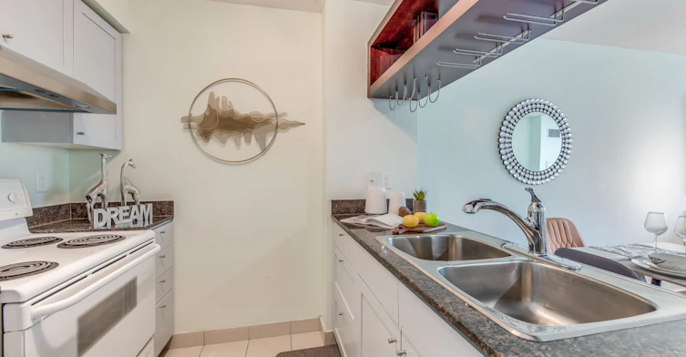3511-81 Navy Wharf Court, Toronto, ON, M5V 3S2 - 9