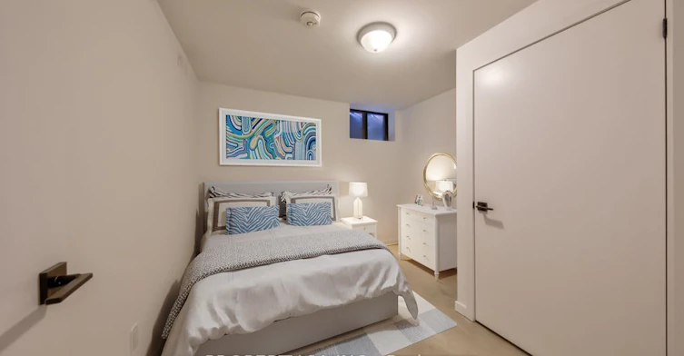 Lower-572 Palmerston Avenue, Toronto, ON, M6G 2P7 - 11