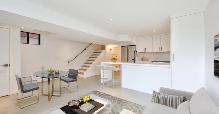 Lower-572 Palmerston Avenue, Toronto, ON, M6G 2P7