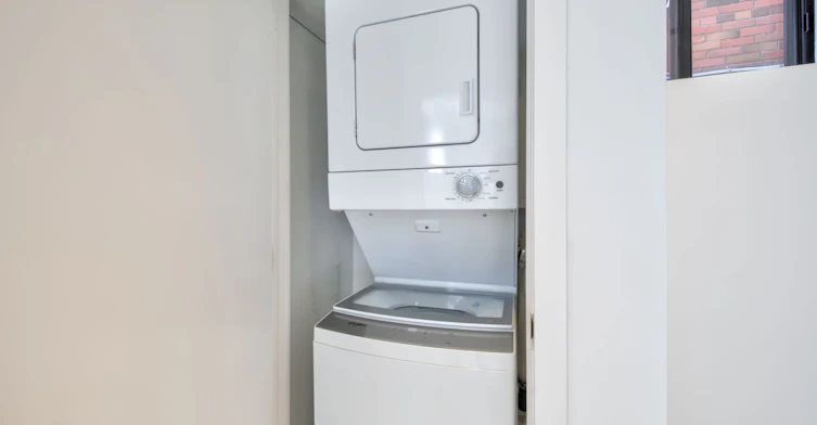 Lower-572 Palmerston Avenue, Toronto, ON, M6G 2P7 - 12