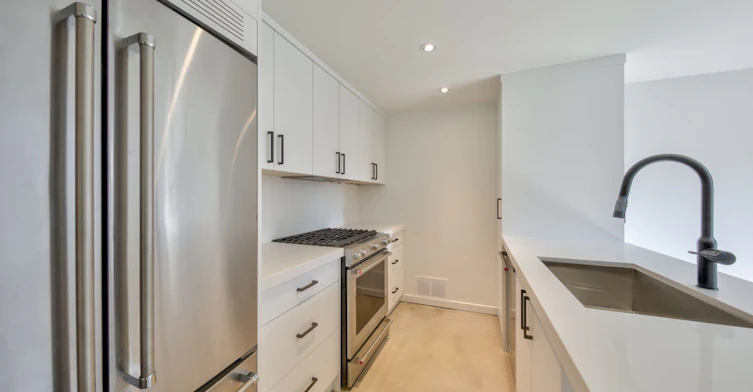 Lower-572 Palmerston Avenue, Toronto, ON, M6G 2P7 - 6