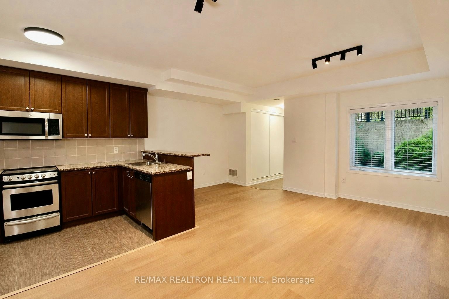 115-15 Coneflower Crescent, Toronto, ON, M2R 0A5 - 11