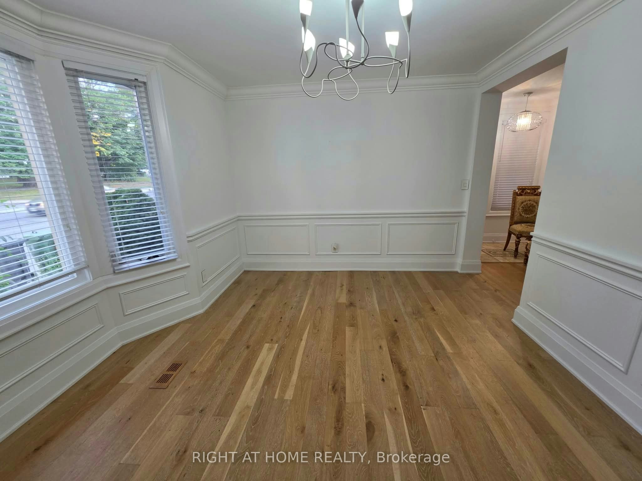 Main-154 Davisville Avenue, Toronto, ON, M4S 1E8 - 18