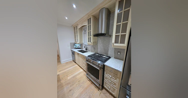 Main-154 Davisville Avenue, Toronto, ON, M4S 1E8 - 15