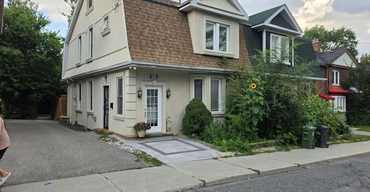 Main-154 Davisville Avenue, Toronto, ON, M4S 1E8