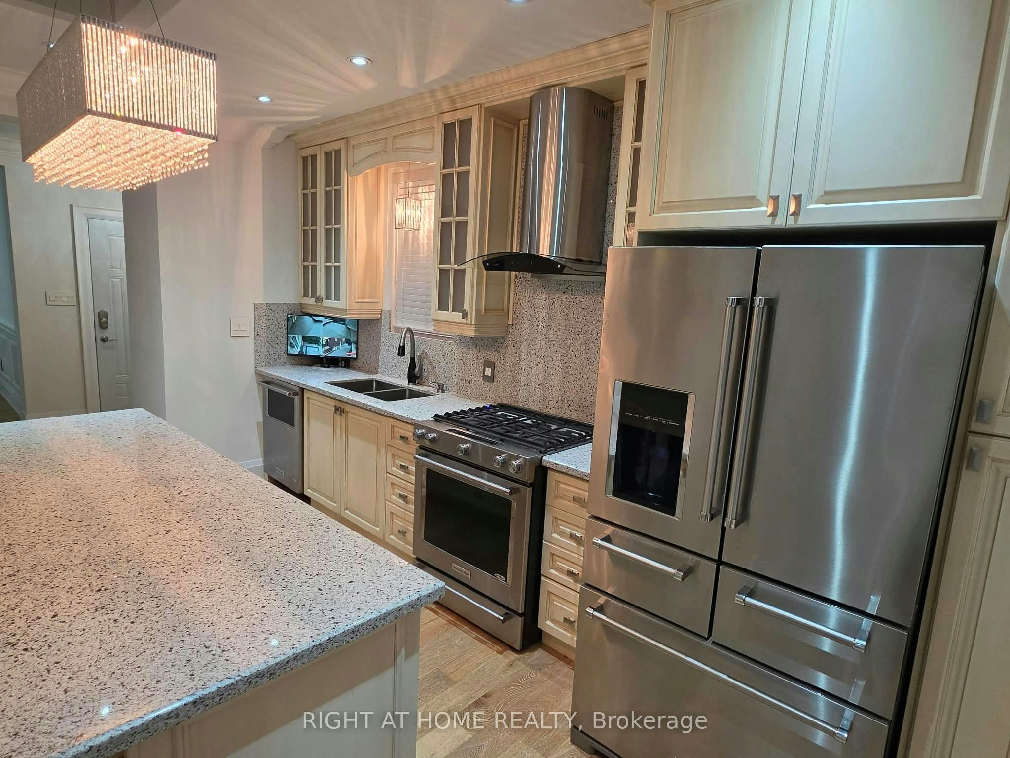Main-154 Davisville Avenue, Toronto, ON, M4S 1E8 - 14
