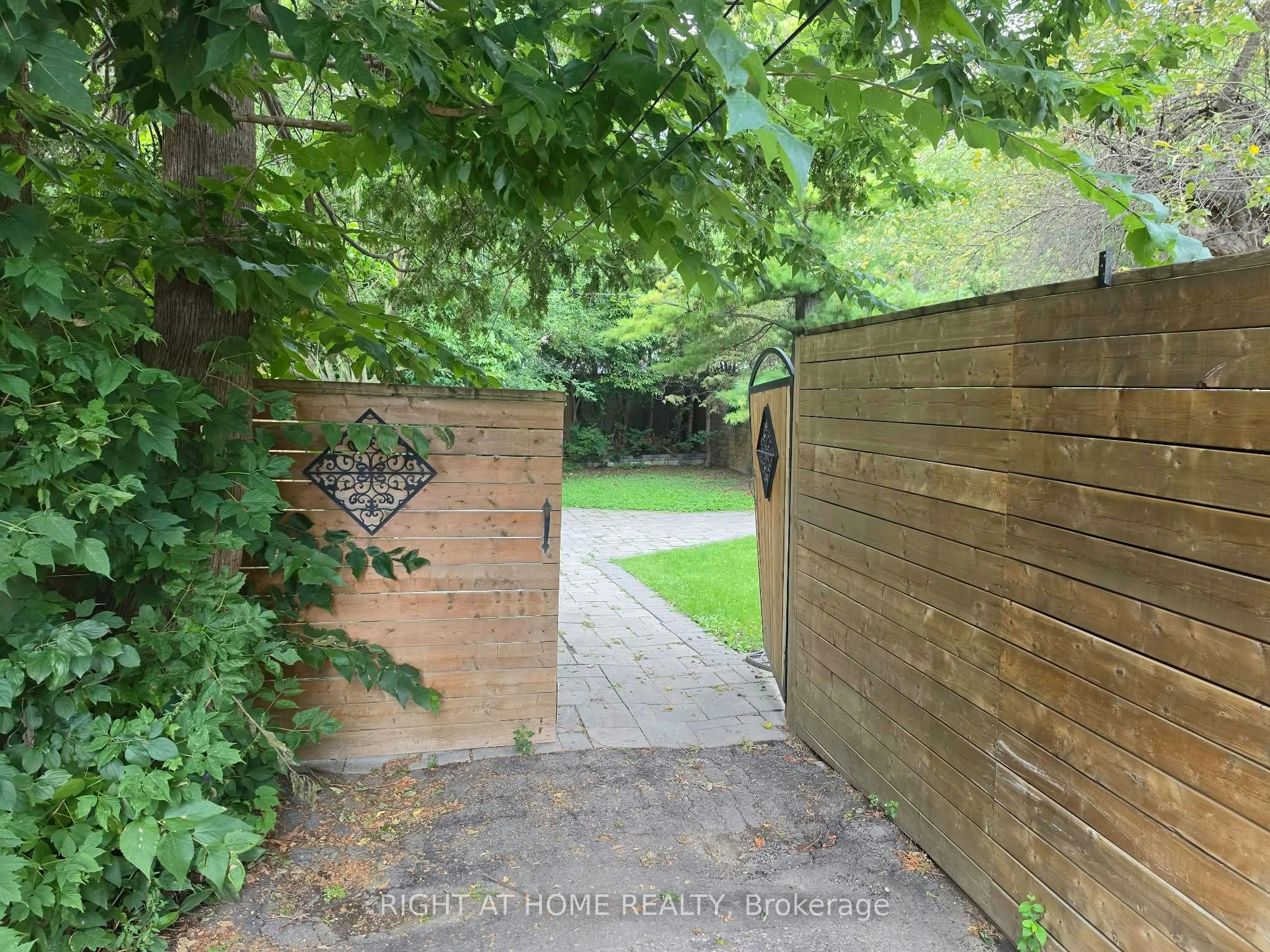 Main-154 Davisville Avenue, Toronto, ON, M4S 1E8 - 3