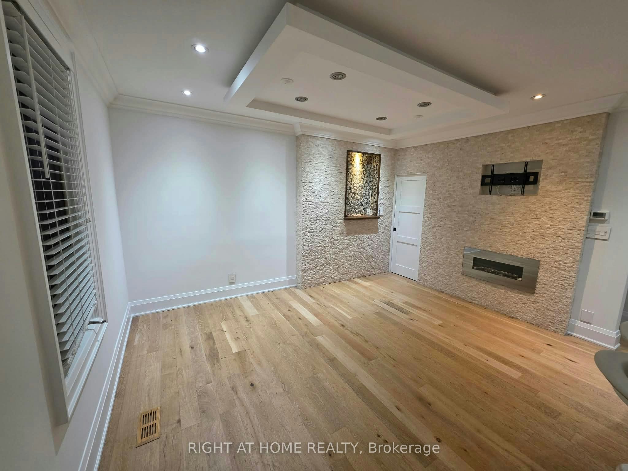 Main-154 Davisville Avenue, Toronto, ON, M4S 1E8 - 10