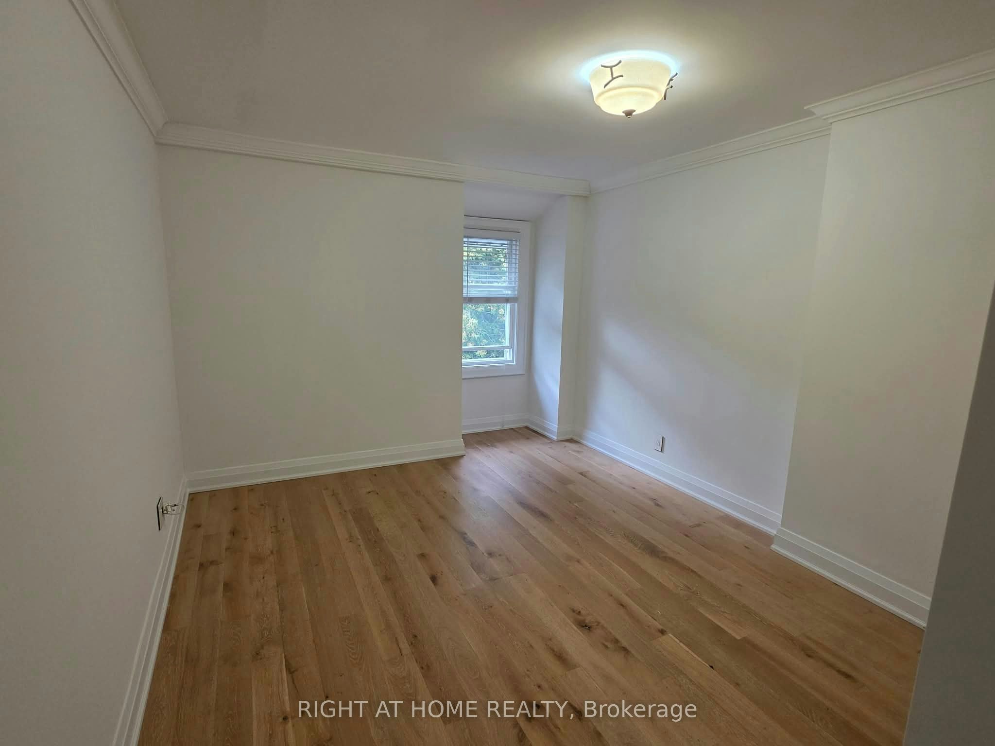 Main-154 Davisville Avenue, Toronto, ON, M4S 1E8 - 24