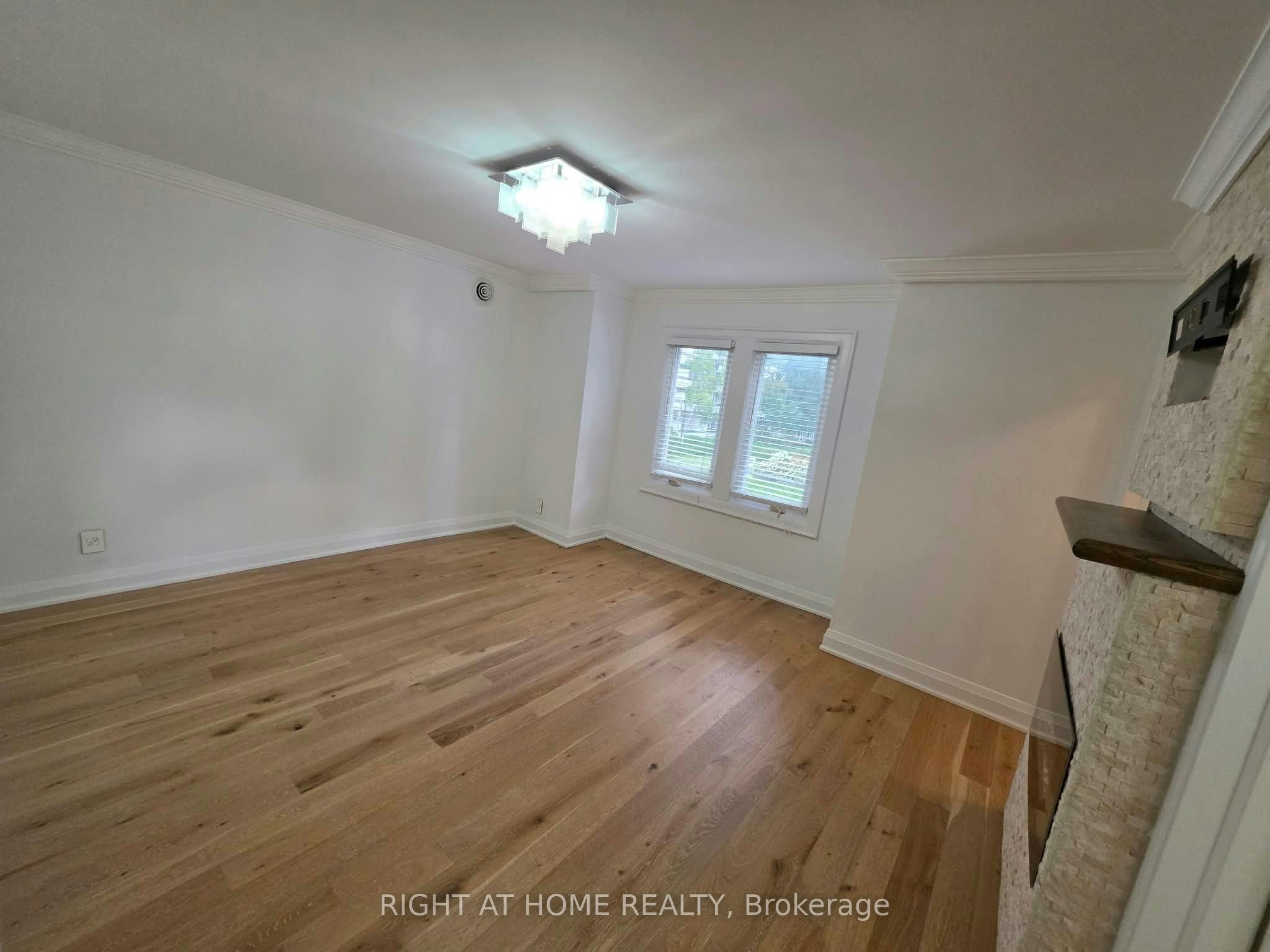 Main-154 Davisville Avenue, Toronto, ON, M4S 1E8 - 21