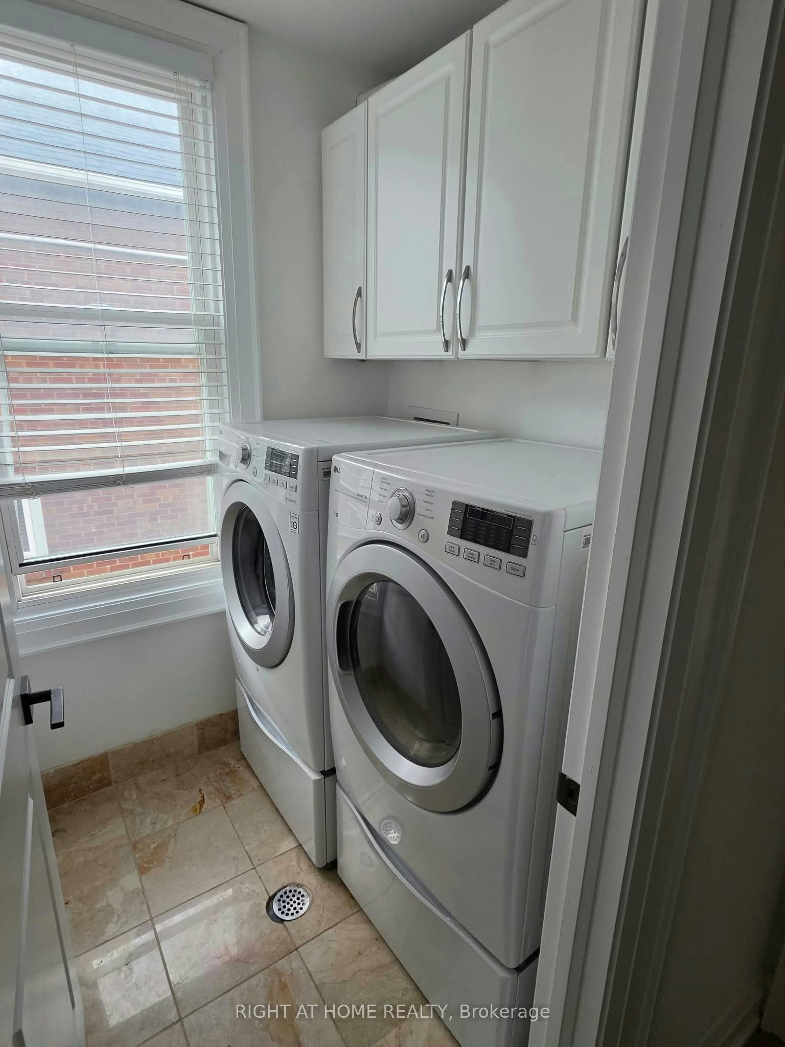 Main-154 Davisville Avenue, Toronto, ON, M4S 1E8 - 37