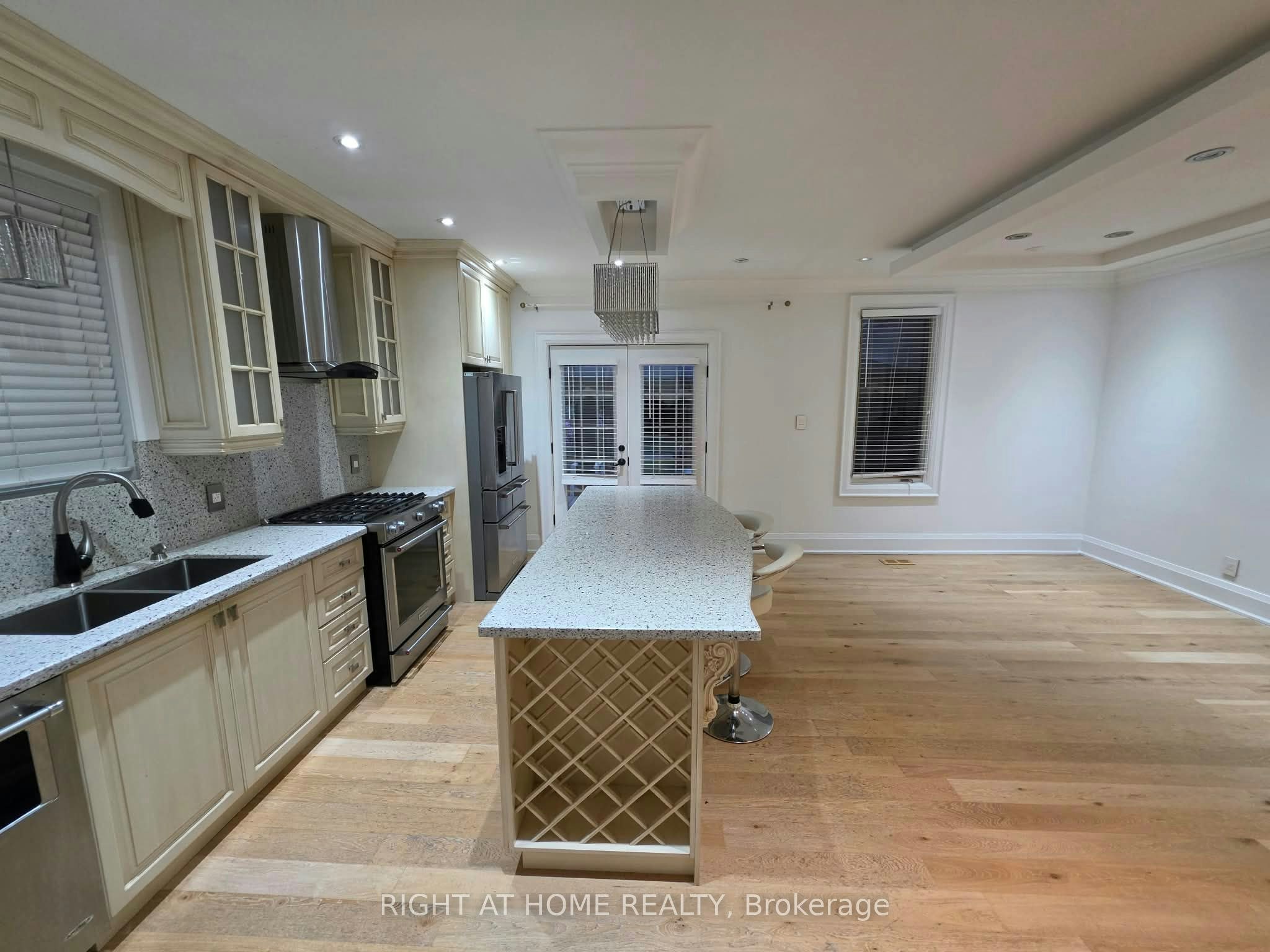 Main-154 Davisville Avenue, Toronto, ON, M4S 1E8 - 13