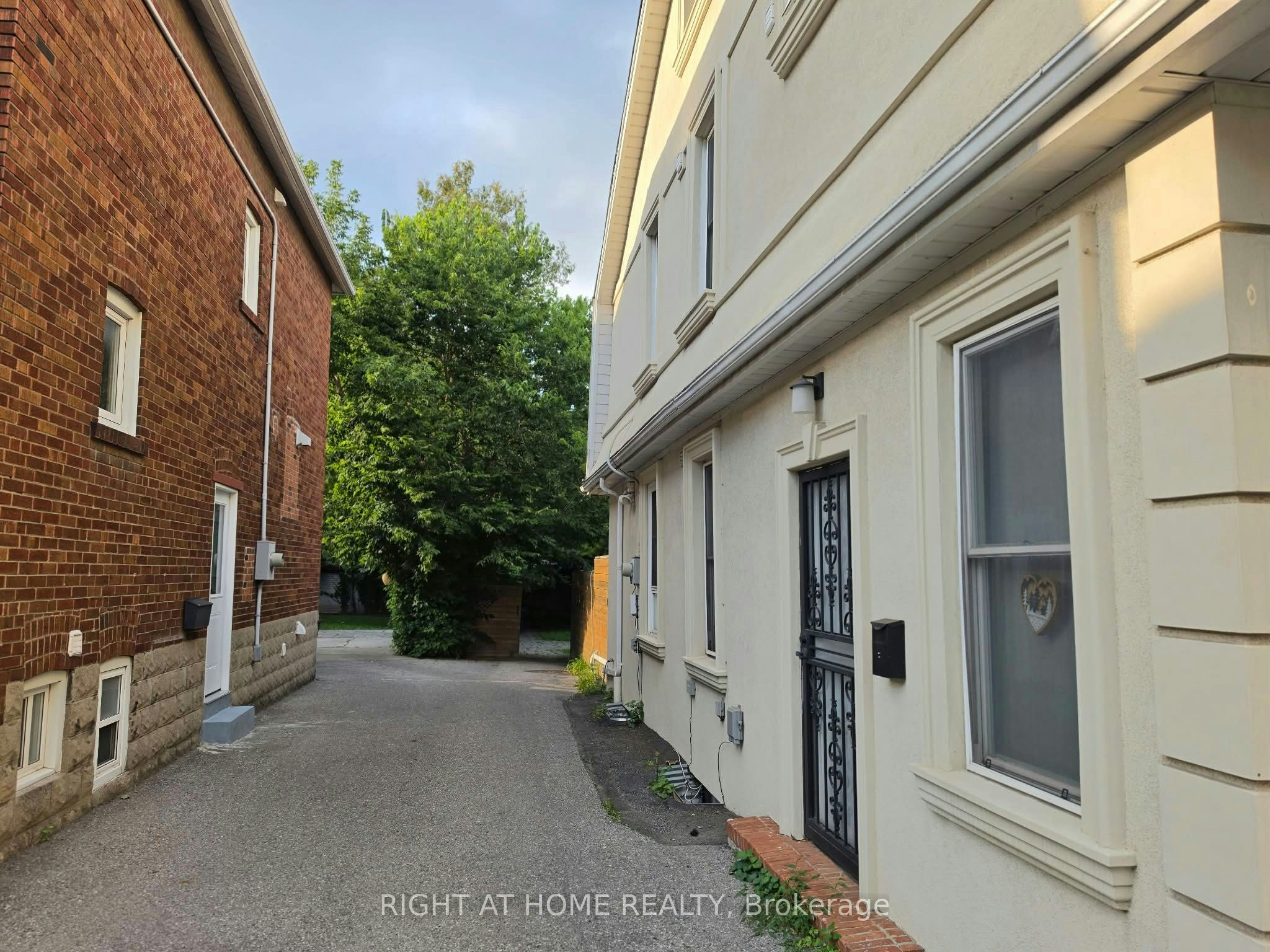 Main-154 Davisville Avenue, Toronto, ON, M4S 1E8 - 2