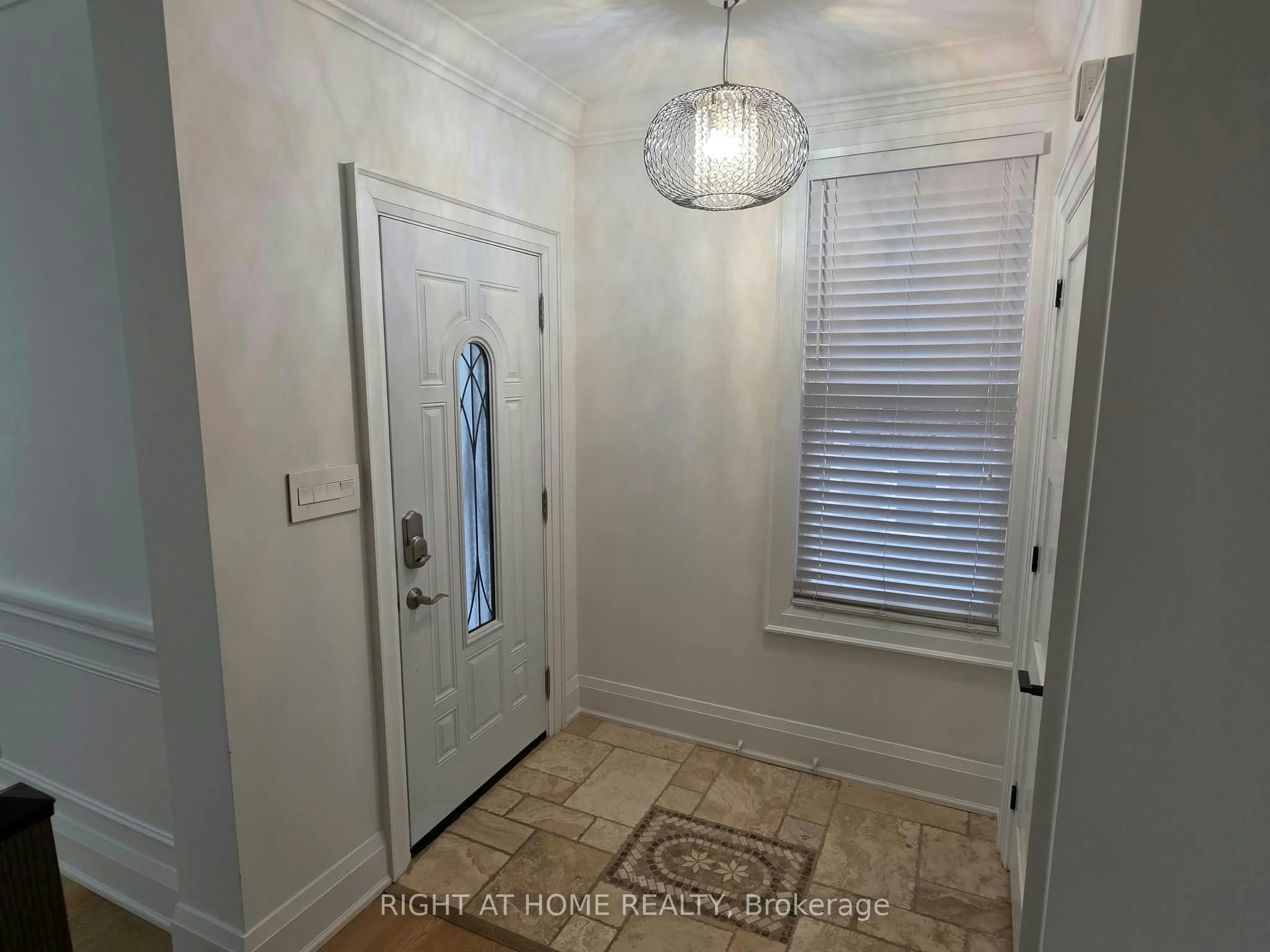 Main-154 Davisville Avenue, Toronto, ON, M4S 1E8 - 9