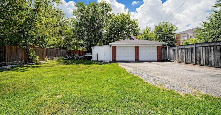 BSMT-139 Ranee Avenue, Toronto, ON, M6A 1N3 - 35