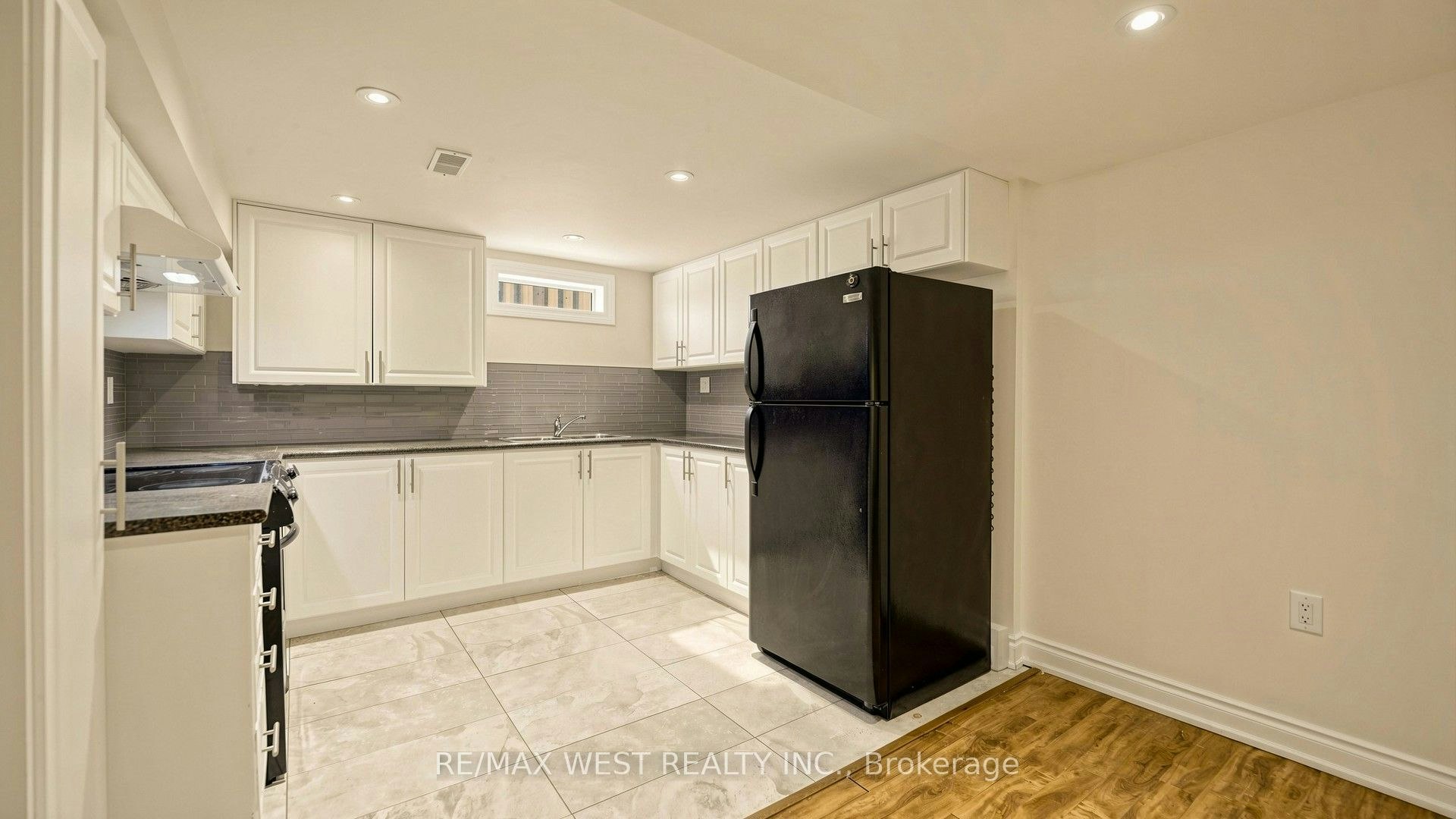 BSMT-139 Ranee Avenue, Toronto, ON, M6A 1N3 - 26