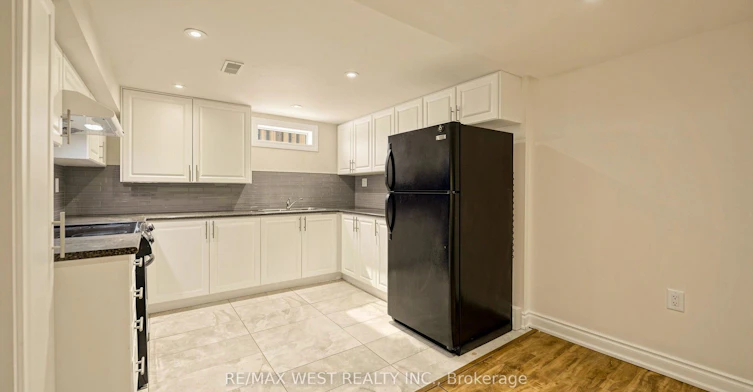 BSMT-139 Ranee Avenue, Toronto, ON, M6A 1N3 - 26