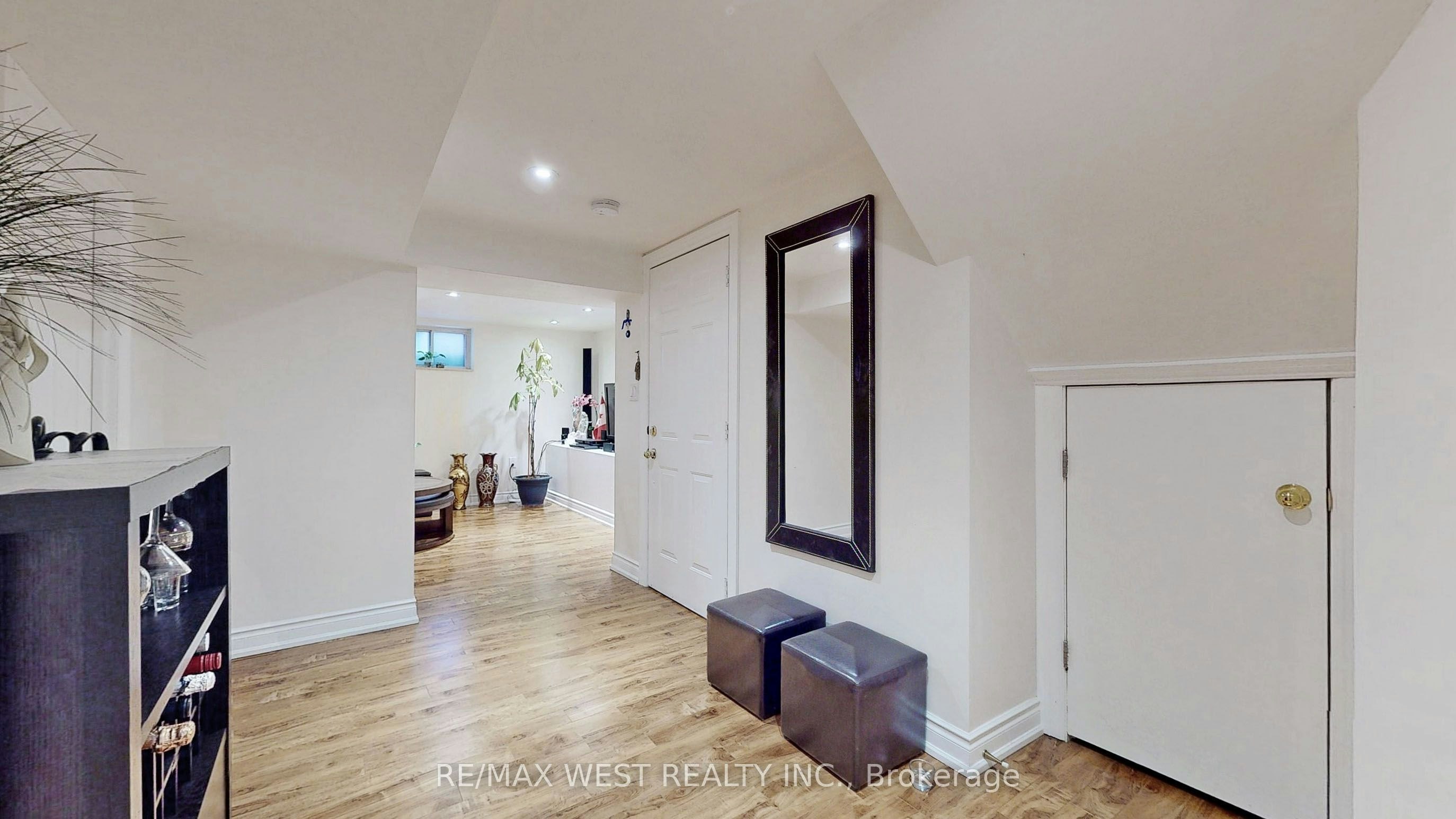 BSMT-139 Ranee Avenue, Toronto, ON, M6A 1N3 - 21
