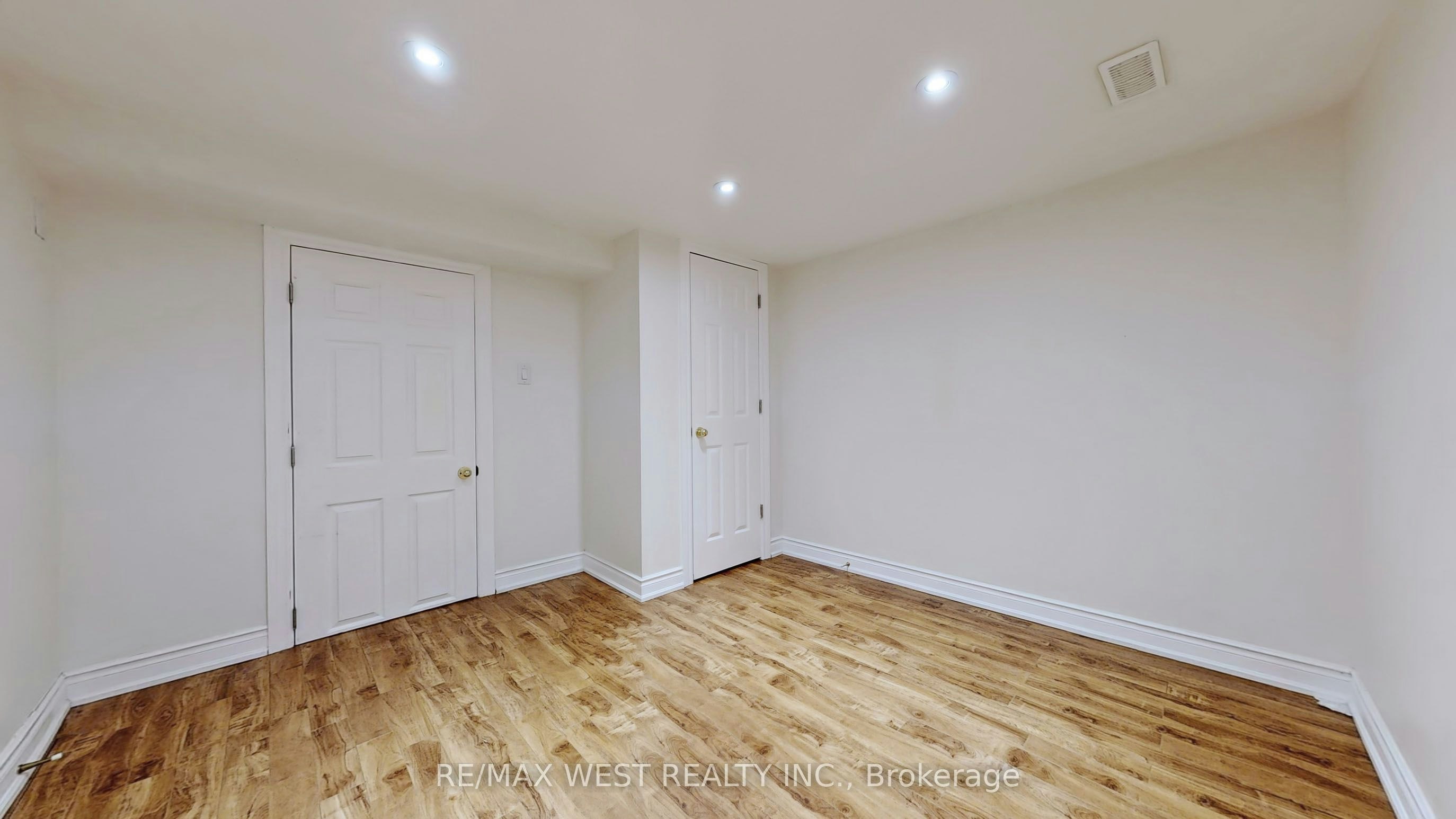 BSMT-139 Ranee Avenue, Toronto, ON, M6A 1N3 - 17