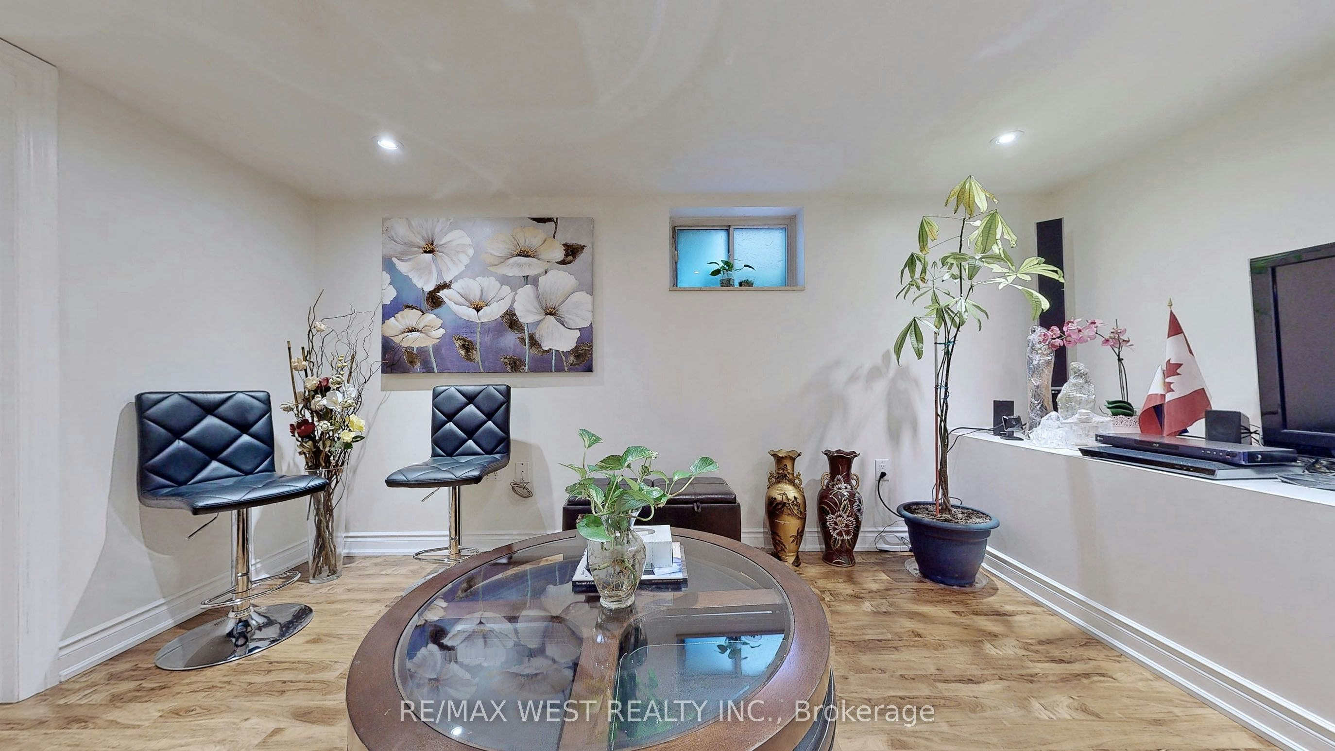 BSMT-139 Ranee Avenue, Toronto, ON, M6A 1N3 - 8