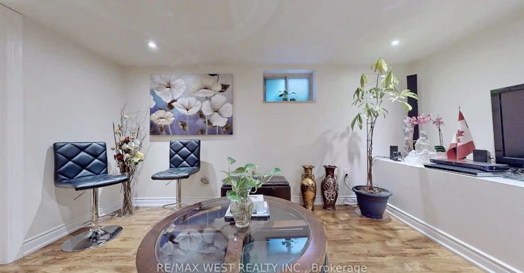 BSMT-139 Ranee Avenue, Toronto, ON, M6A 1N3 - 8