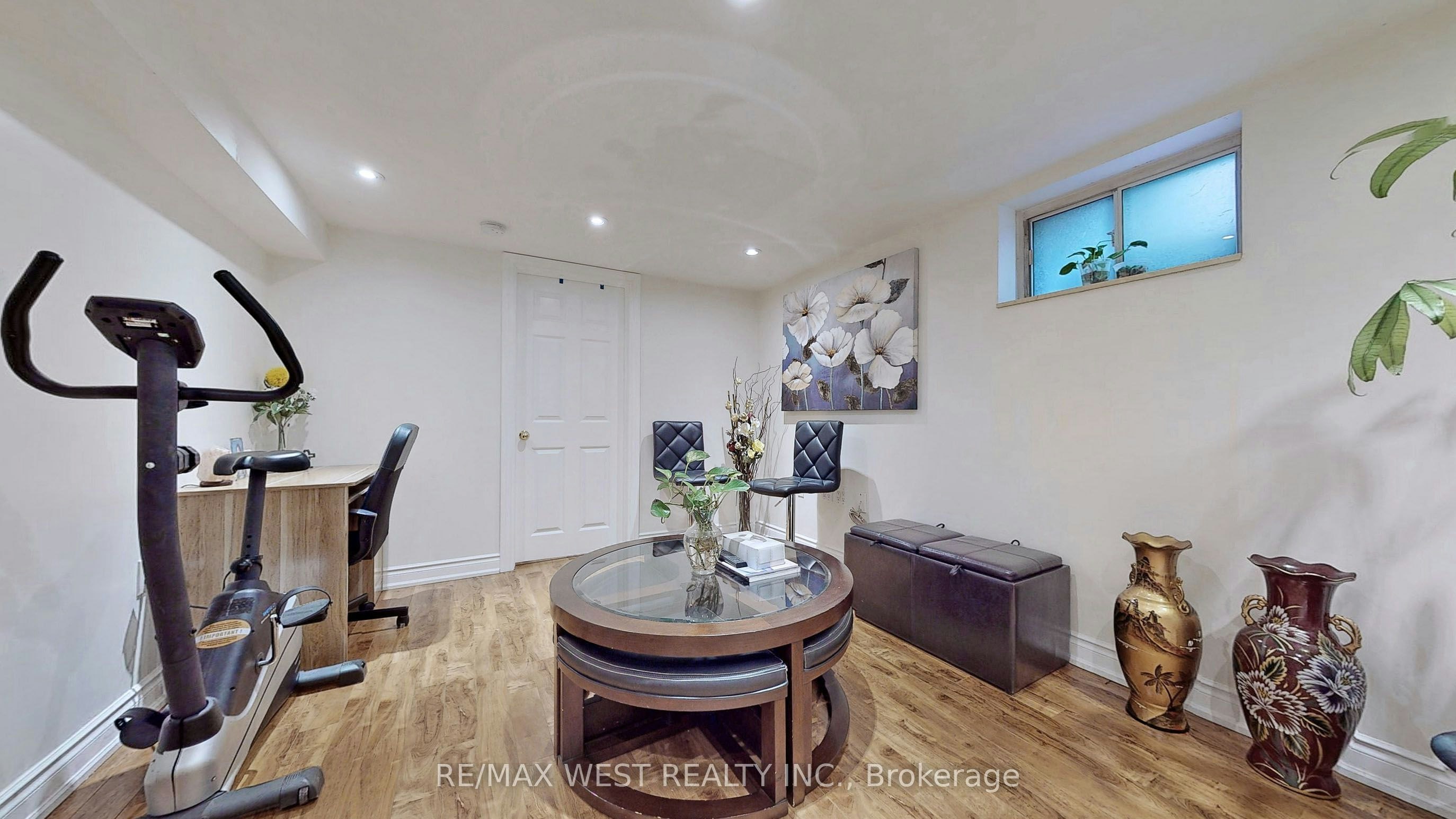 BSMT-139 Ranee Avenue, Toronto, ON, M6A 1N3 - 6