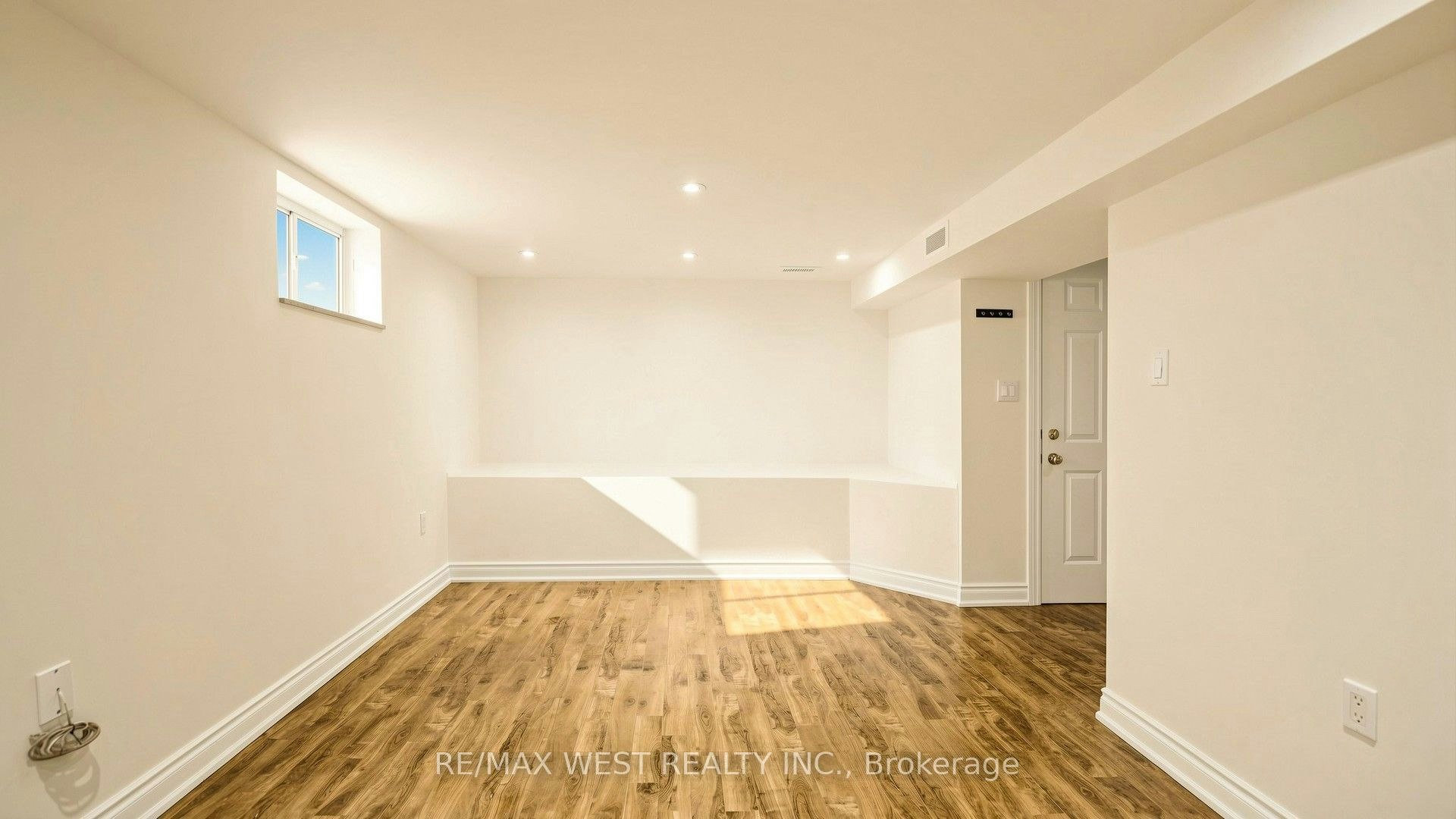 BSMT-139 Ranee Avenue, Toronto, ON, M6A 1N3 - 25