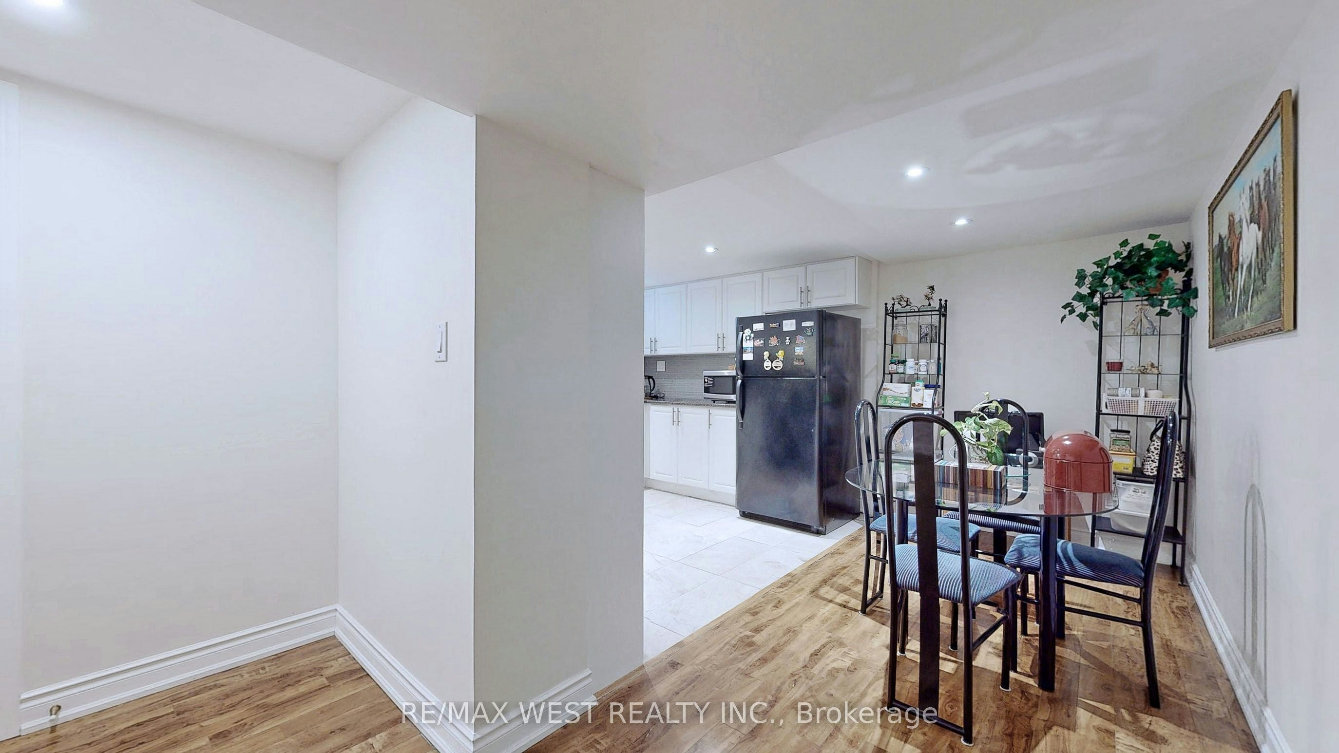 BSMT-139 Ranee Avenue, Toronto, ON, M6A 1N3 - 12