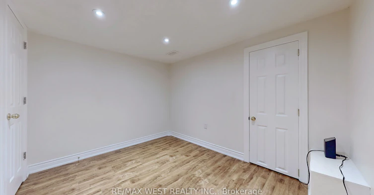 BSMT-139 Ranee Avenue, Toronto, ON, M6A 1N3 - 15