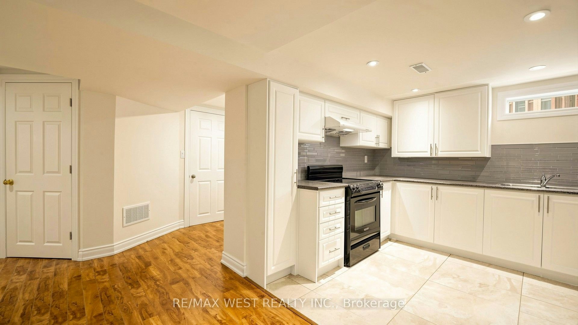 BSMT-139 Ranee Avenue, Toronto, ON, M6A 1N3 - 28
