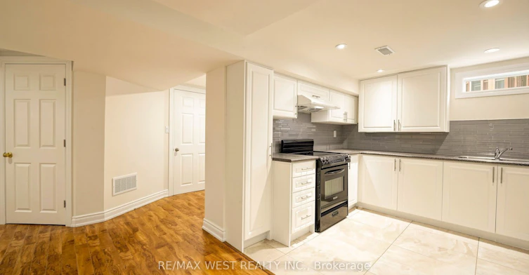 BSMT-139 Ranee Avenue, Toronto, ON, M6A 1N3 - 28