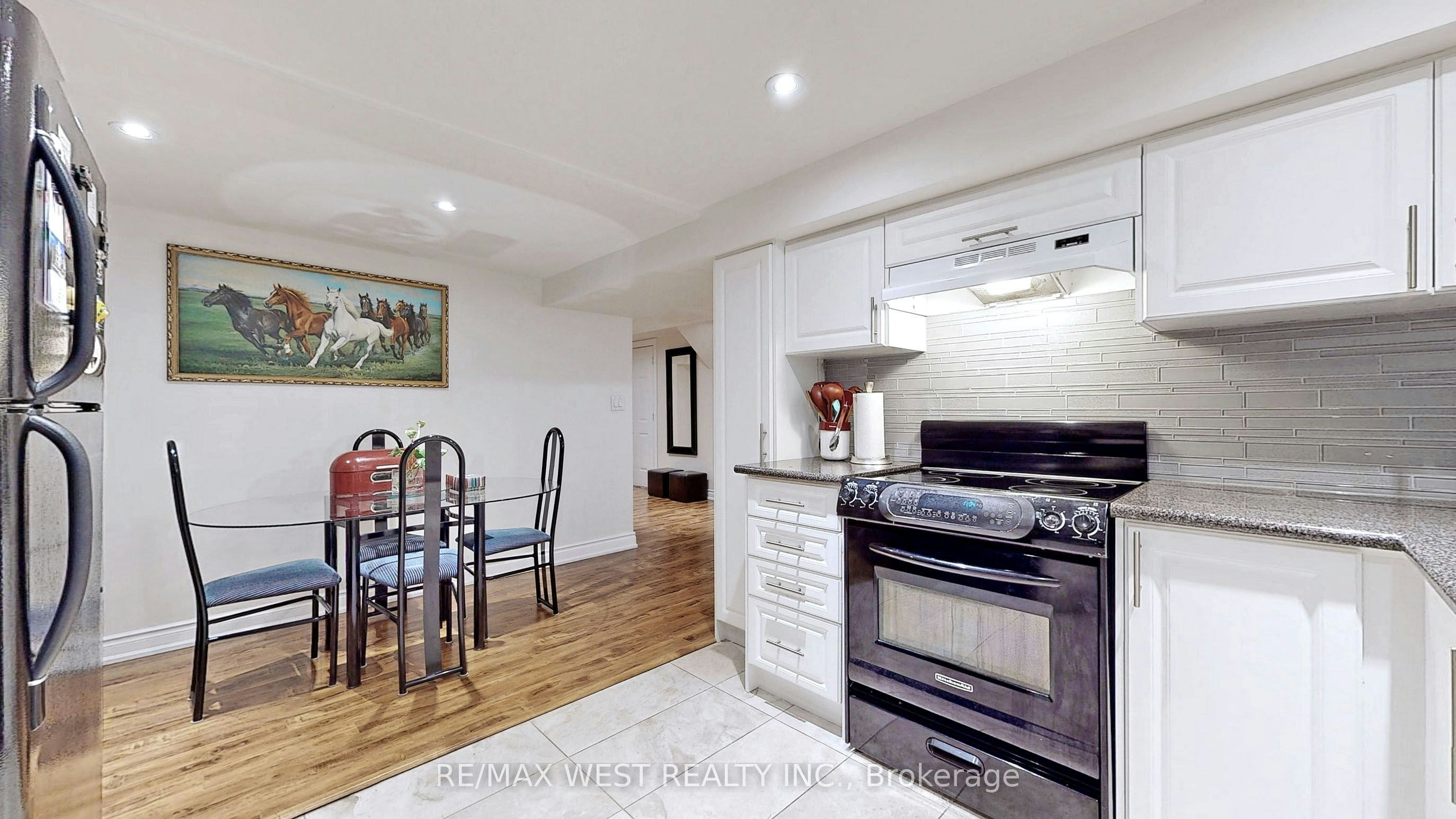 BSMT-139 Ranee Avenue, Toronto, ON, M6A 1N3 - 11