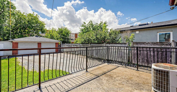 BSMT-139 Ranee Avenue, Toronto, ON, M6A 1N3 - 32