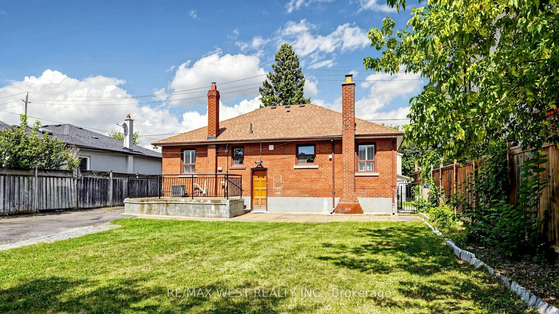 BSMT-139 Ranee Avenue, Toronto, ON, M6A 1N3 - 38
