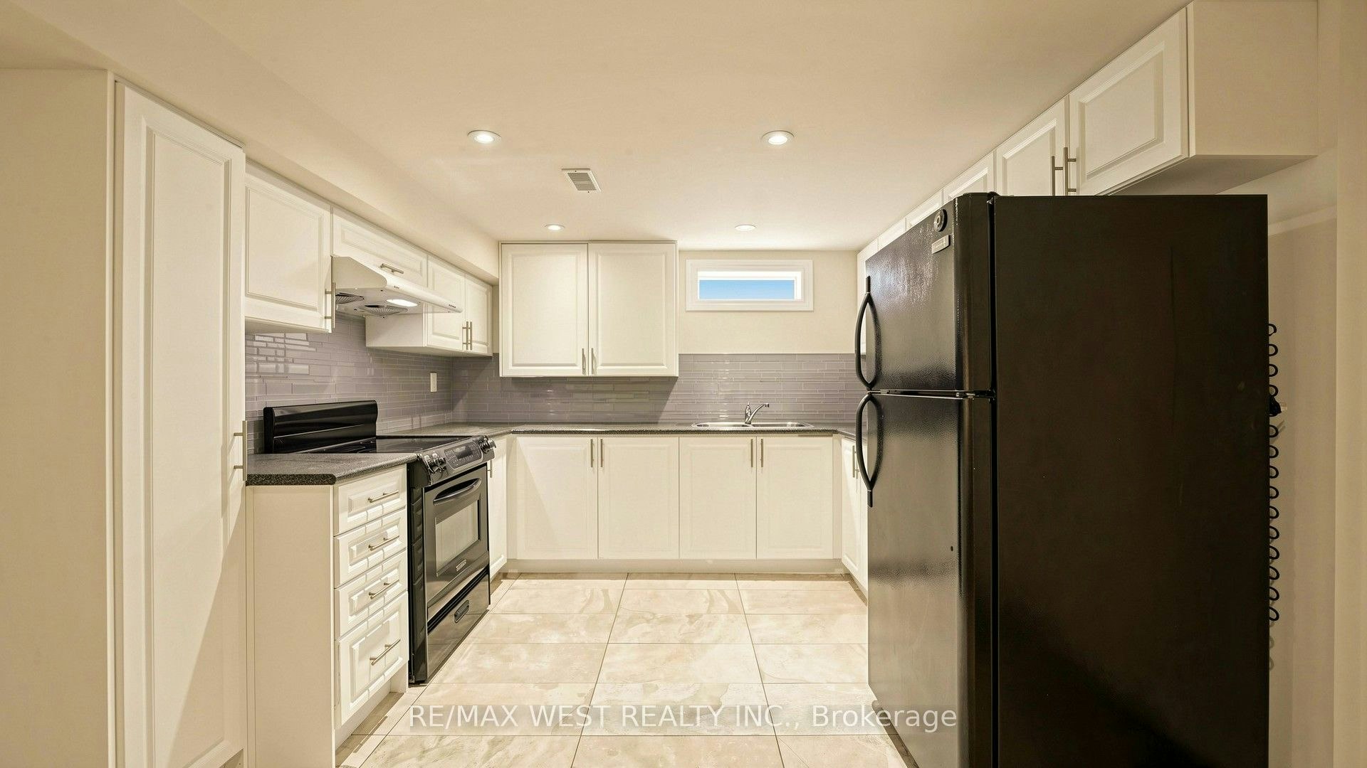 BSMT-139 Ranee Avenue, Toronto, ON, M6A 1N3 - 27