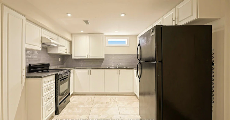 BSMT-139 Ranee Avenue, Toronto, ON, M6A 1N3 - 27