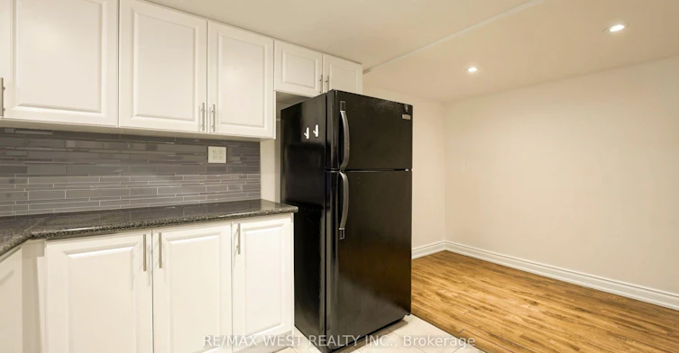 BSMT-139 Ranee Avenue, Toronto, ON, M6A 1N3 - 29