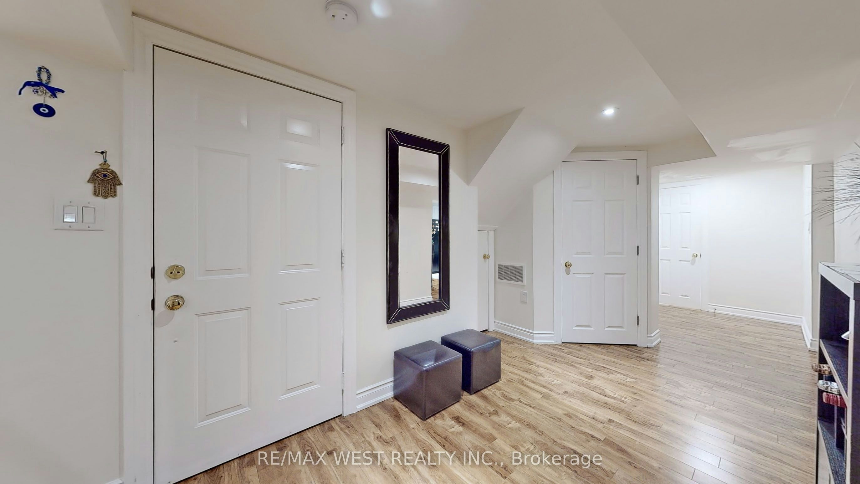 BSMT-139 Ranee Avenue, Toronto, ON, M6A 1N3 - 22