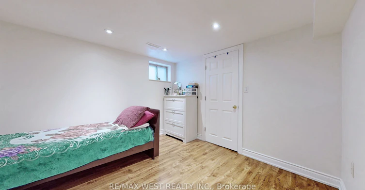 BSMT-139 Ranee Avenue, Toronto, ON, M6A 1N3 - 14