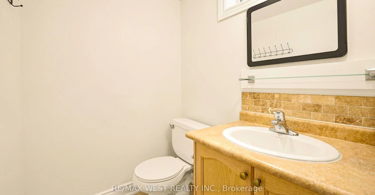 BSMT-139 Ranee Avenue, Toronto, ON, M6A 1N3 - 23