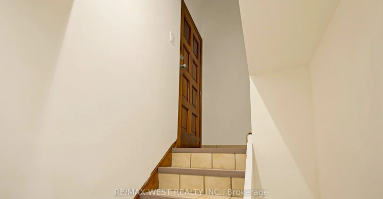BSMT-139 Ranee Avenue, Toronto, ON, M6A 1N3 - 5