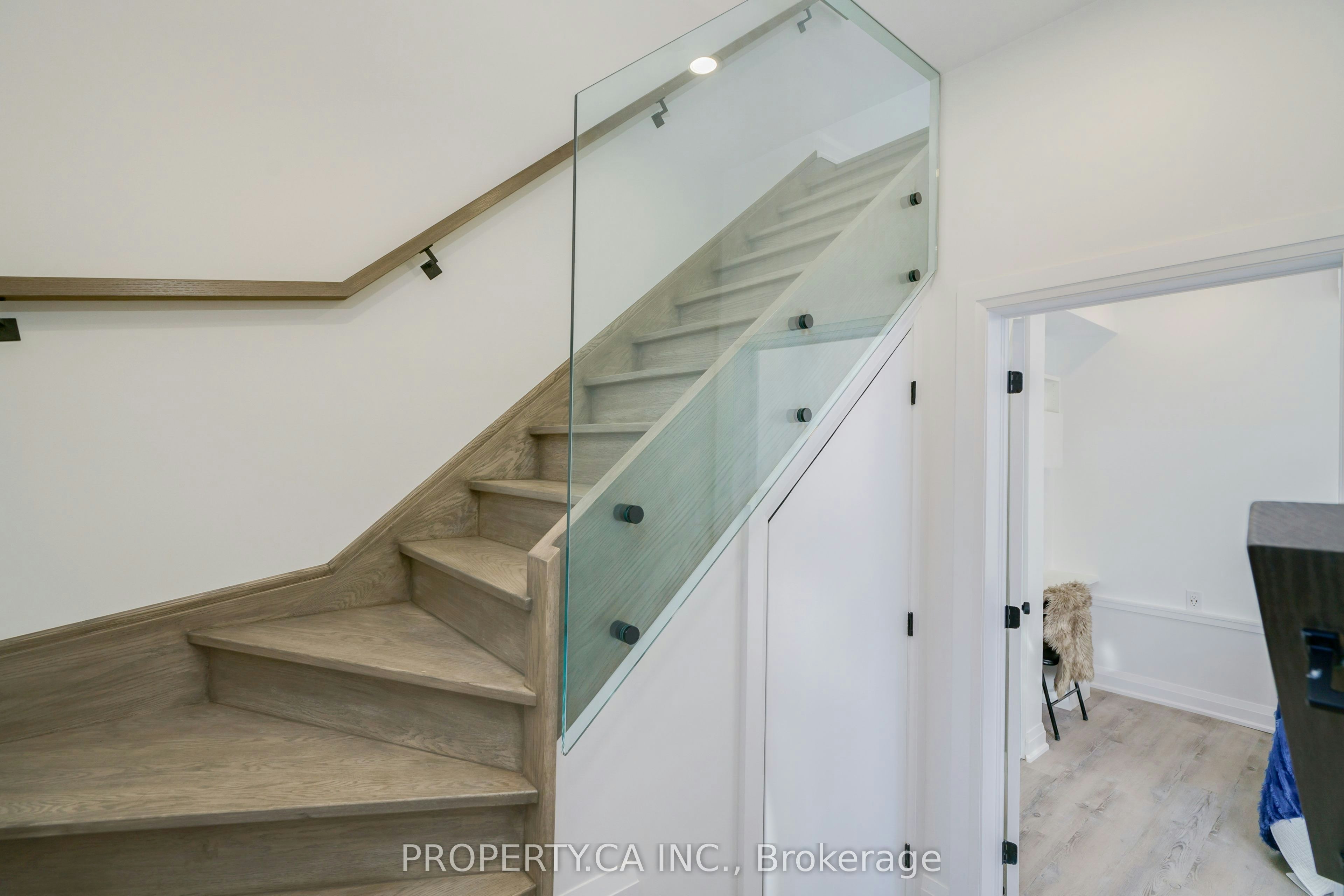 Laneway-147 Denison Avenue, Toronto, ON, M5T 2N2 - 19