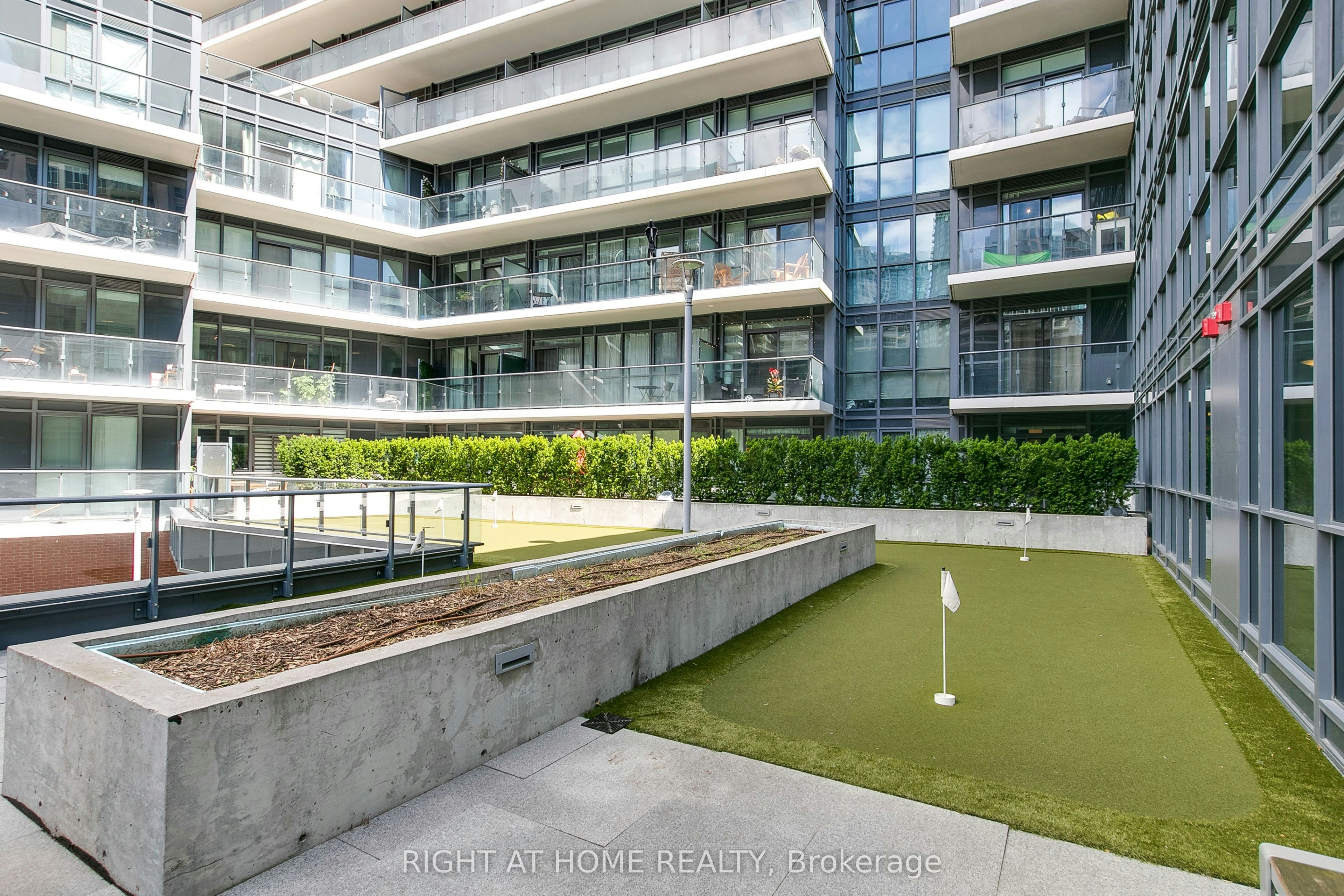 319-38 Ianuzzi Street, Toronto, ON, M5V 0S2 - 29