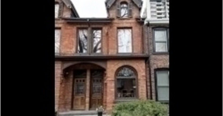 118 Seaton Street, Toronto, ON, M5A 2T3