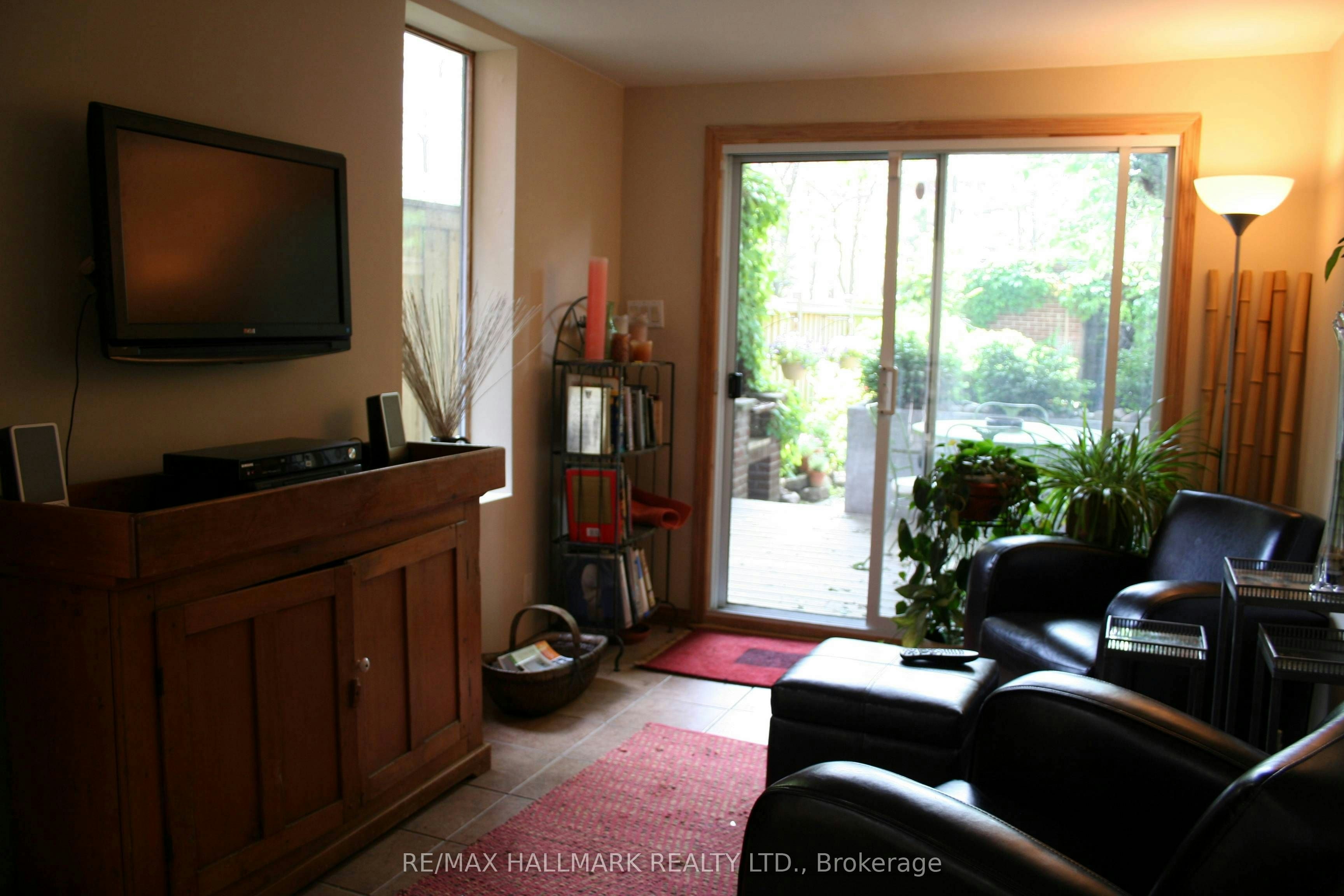 118 Seaton Street, Toronto, ON, M5A 2T3 - 6